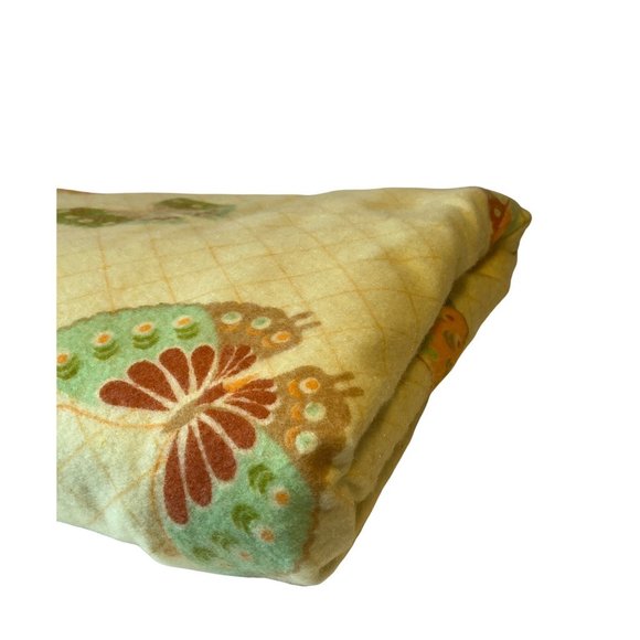Vintage Lady Pepperell Polyester Butterfly Yellow Blanket Large Thick - Picture 3 of 12